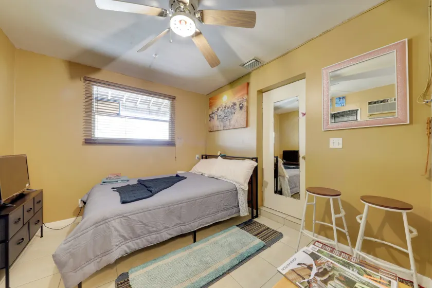 8 Mi to Beach: Pet-friendly Fort Lauderdale Studio - Image 1