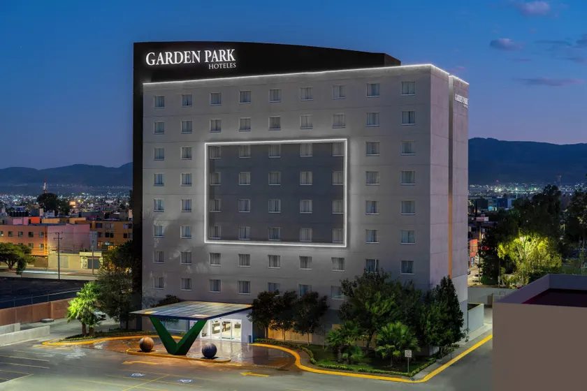 Garden Park Hotel - Image 1