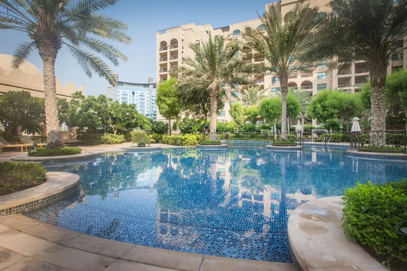 Fairmont North Luxury 2 BR Apt Palm - Image 1