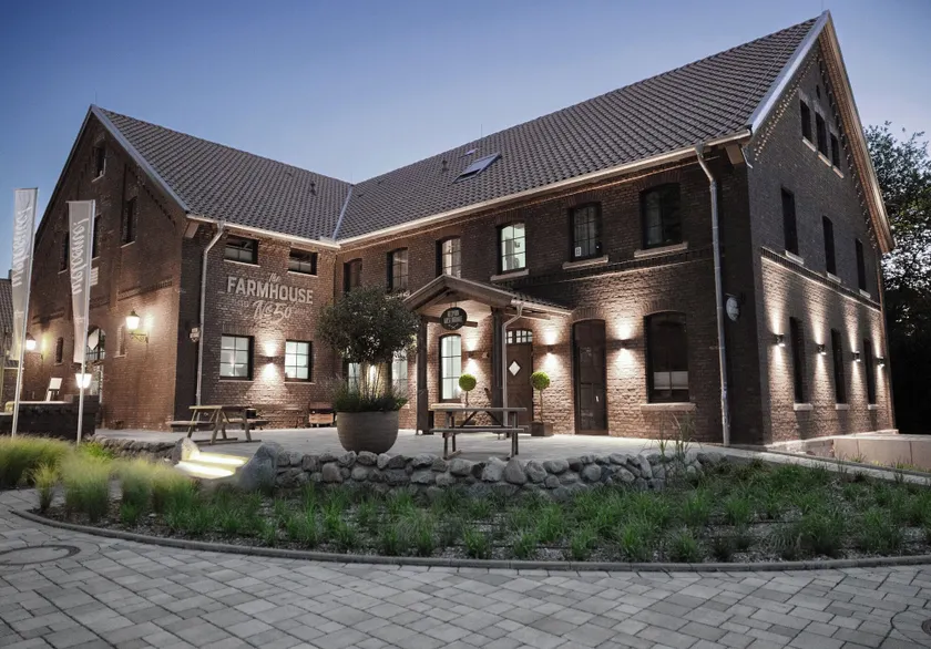 the Farmhouse No 50 - Image 1