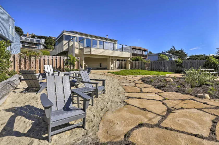 Remodeled Home w/ Spa & Deck: Walk to Dillon Beach - Innenbereich