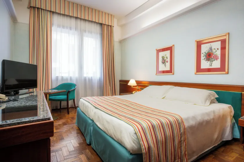 Hotel Crivi's - Image 1