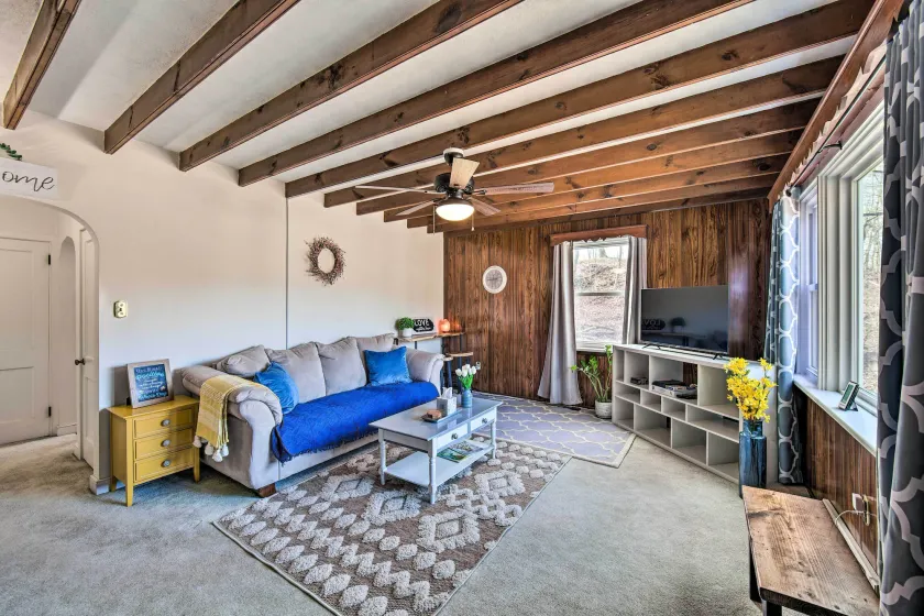Pet-Friendly Mohnton House Near Golf Course! - Intérieur