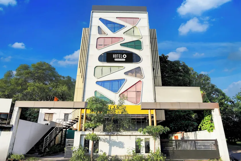 Super Hotel O Katol Road Friends Colony - Image 1