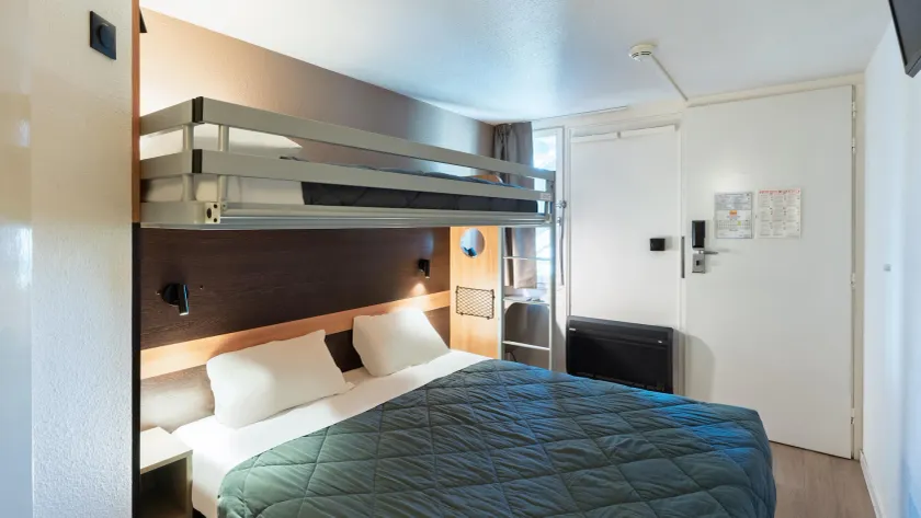 Hôtel Première Classe Bordeaux Quest Eysines - Image 1