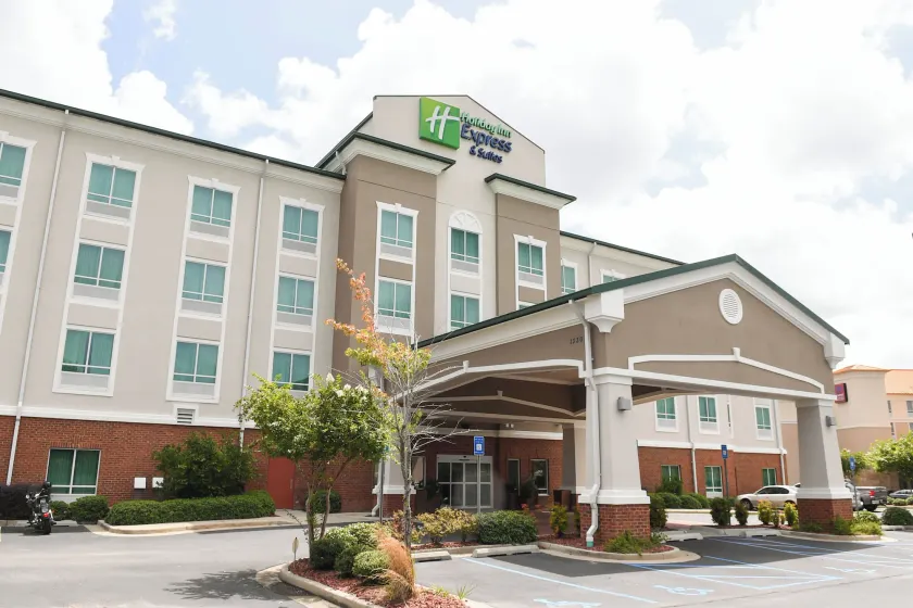 Holiday Inn Express & Suites - Valdosta by IHG - Image 1