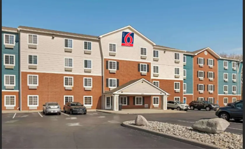 Studio 6 Extended Stay Cincinnati Sharonville OH - Image 1