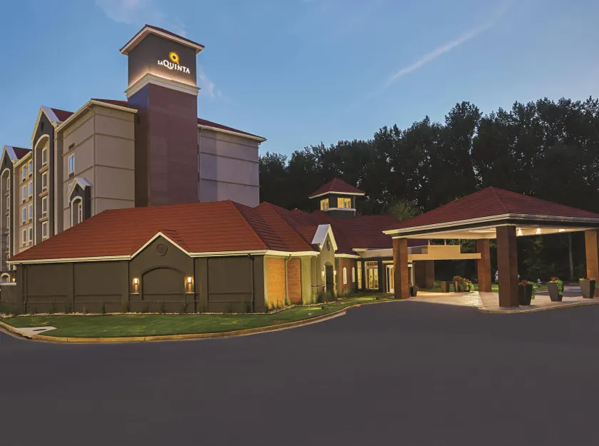 La Quinta by Wyndham Atlanta Alpharetta - Image 1
