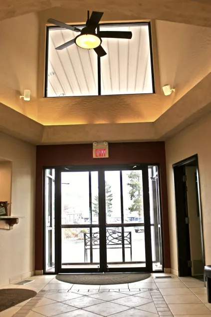 Broadway Inn Conference Center - Entréinterör