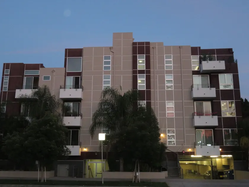 2 Bed 2 Bath in Studio City - Image 1