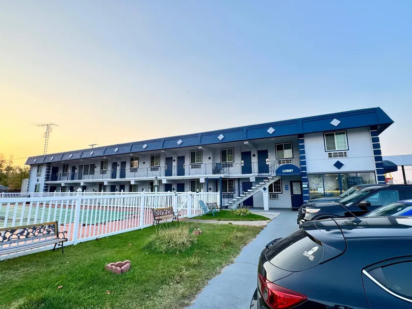 Rodeway Inn St Joseph - Image 1
