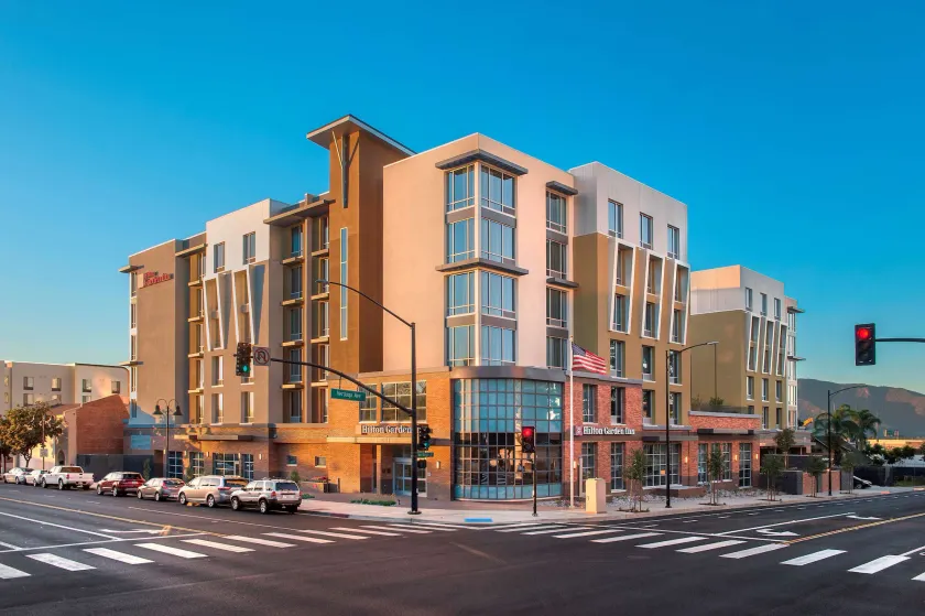 Hilton Garden Inn Burbank Los Angeles - Image 1