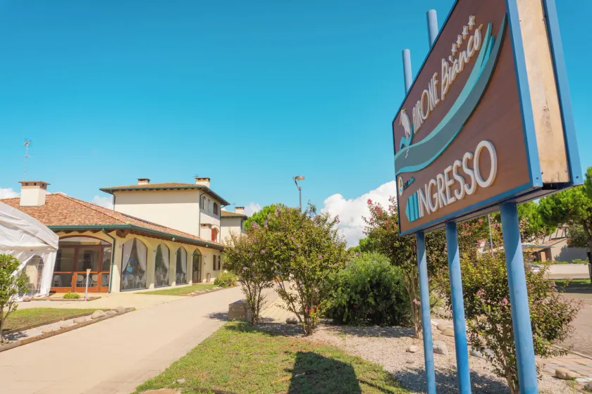 Airone Bianco Residence Village - Image 1