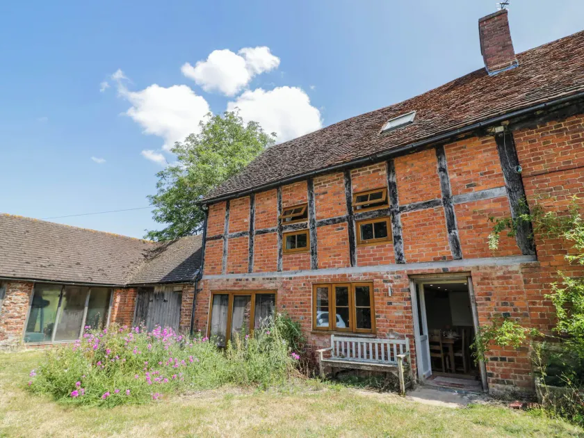 Netherend Barn - Image 1