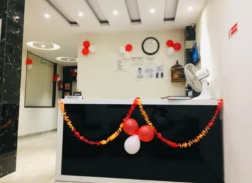 Hotel Aerocity Golden - Image 1