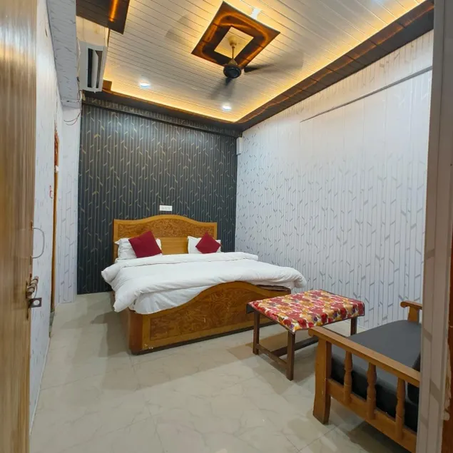 Hotel Loknath Inn - Image 1