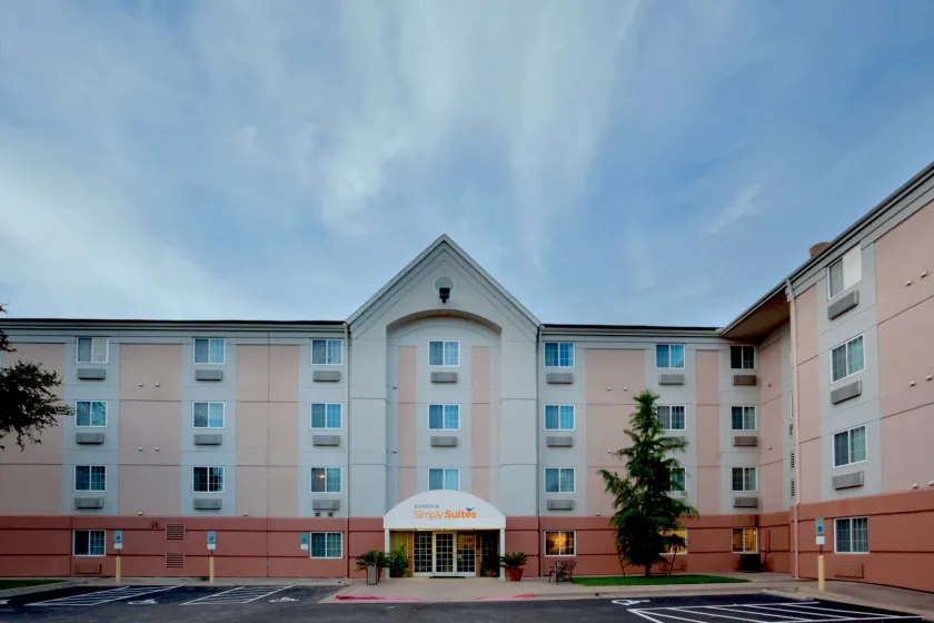 Sonesta Simply Suites Austin The Domain Area - Image 1