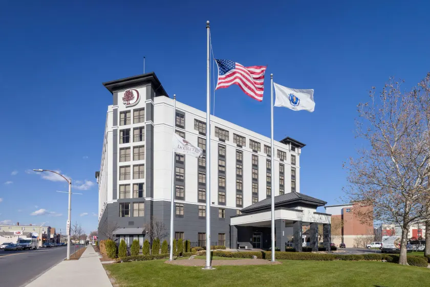 Doubletree By Hilton Boston Logan Airport Chelsea - Image 1