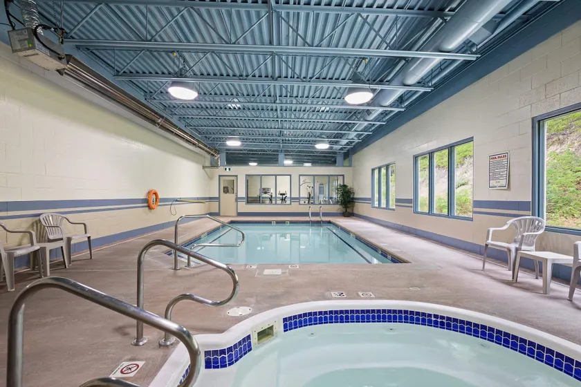 Glenwood Inn & Suites - Image 1