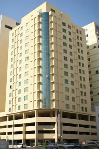 Marina Tower - Image 1
