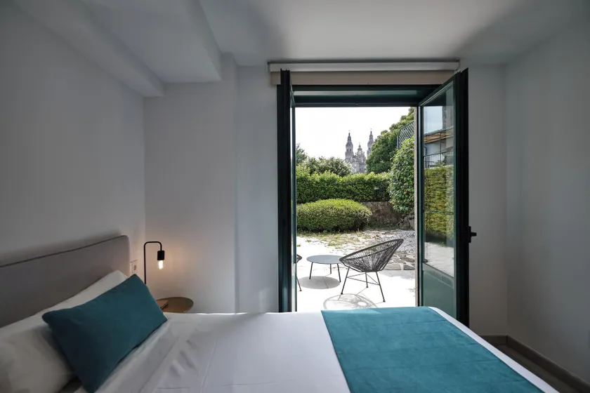 Hotel Pombal Rooms - Image 1