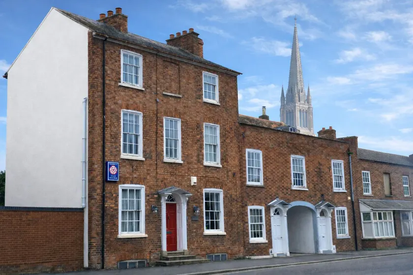 The Red House Guest House - Image 1