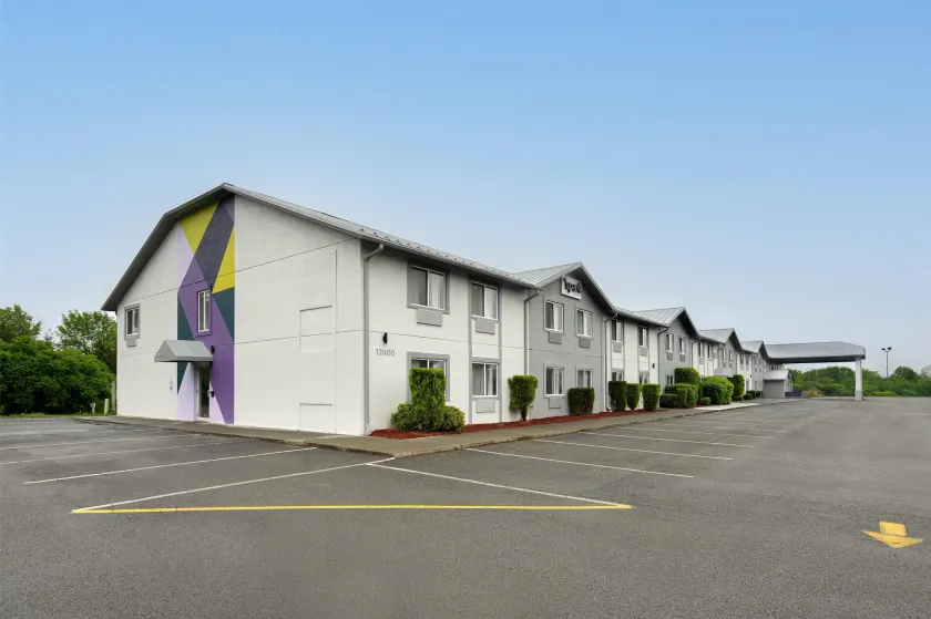 Spark by Hilton West Coxsackie - Image 1