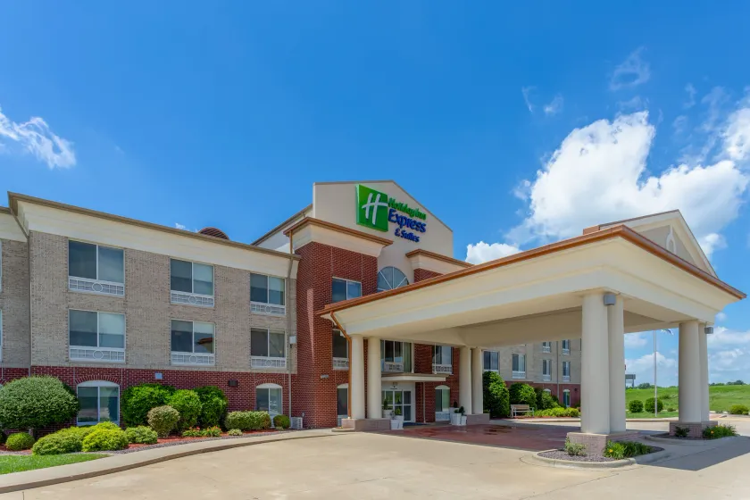 Holiday Inn Express & Suites Vandalia by IHG - Image 1