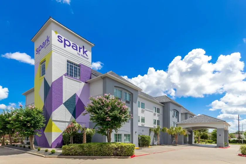 Spark by Hilton Missouri City Sugar Land - Image 1