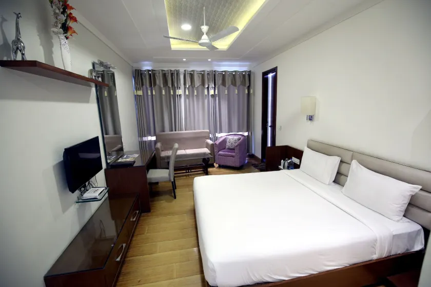 Royal Inn - Image 1