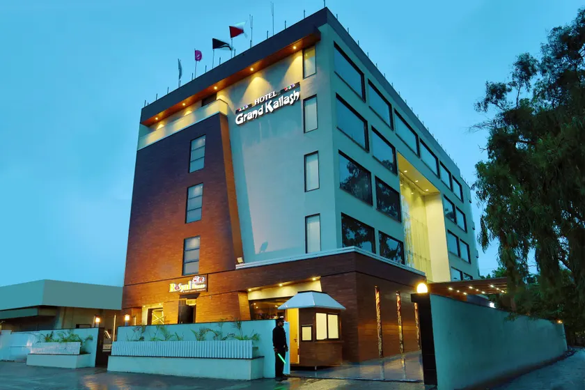 Hotel Grand Kailash - Image 1
