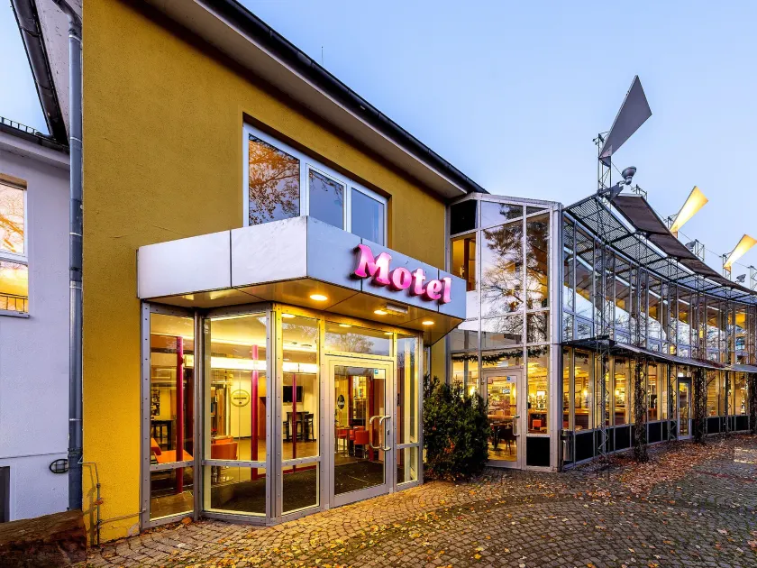 Hotel Hannover-Garbsen - Image 1
