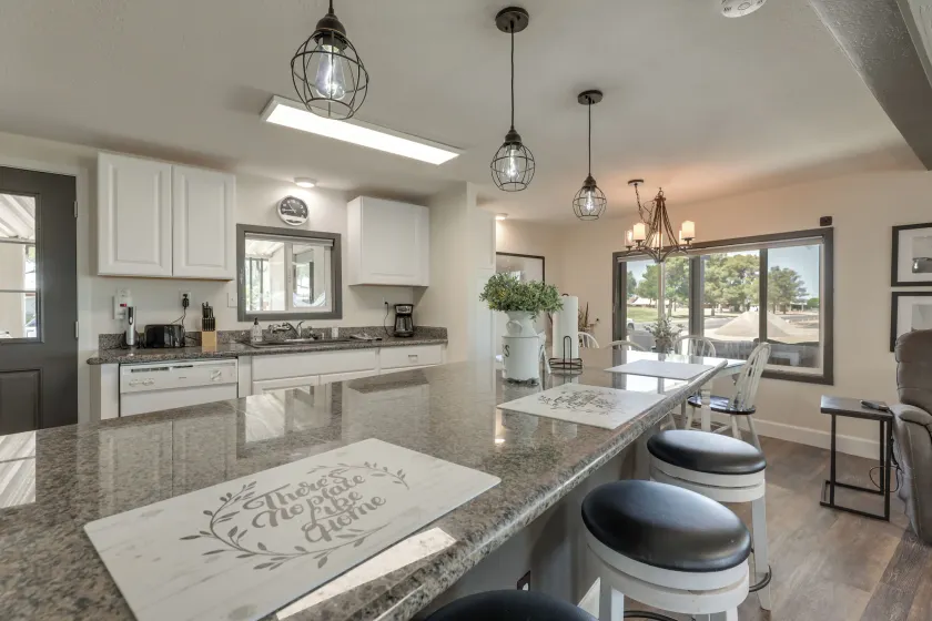 Golf Course Views: Resort Retreat in Sun Lakes - Interiör