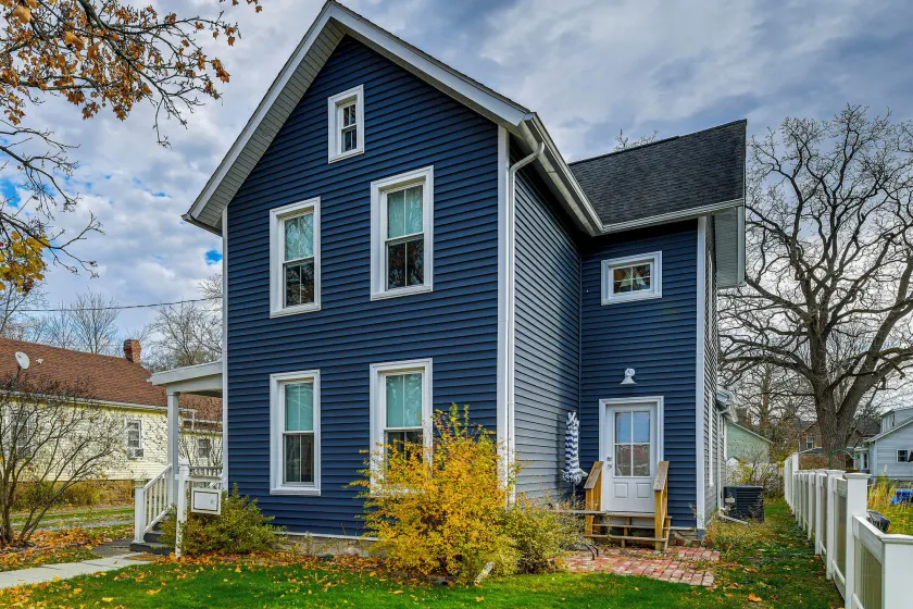 Newly Renovated Private Cottage Near Niagara River - Image 1