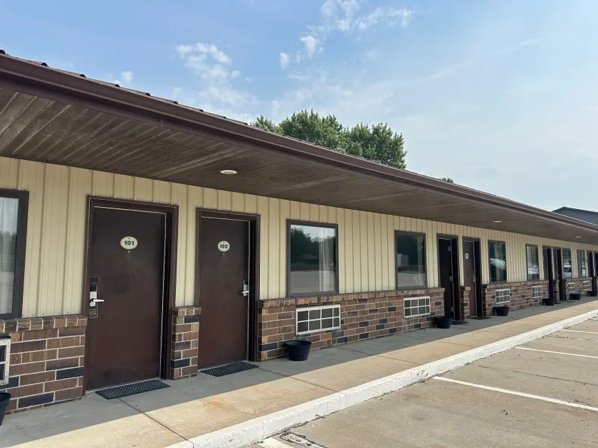 Elgin Sleepin Inn - Image 1