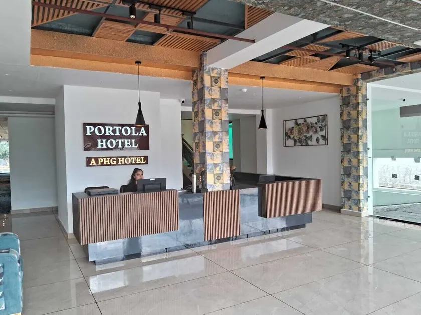 Portola Hotel By Parkside - Hall