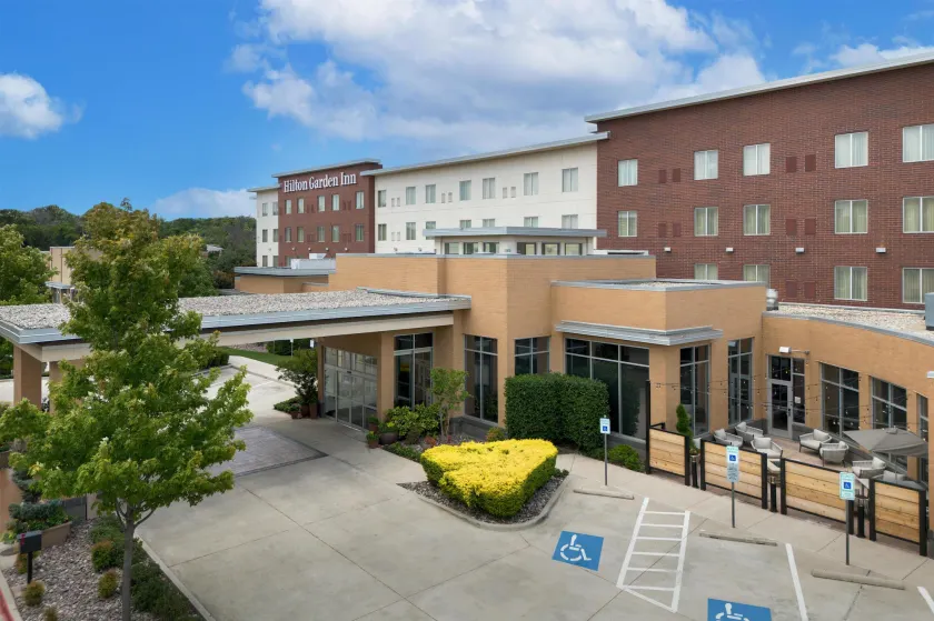 Hilton Garden Inn Fort Worth Medical Center - Image 1