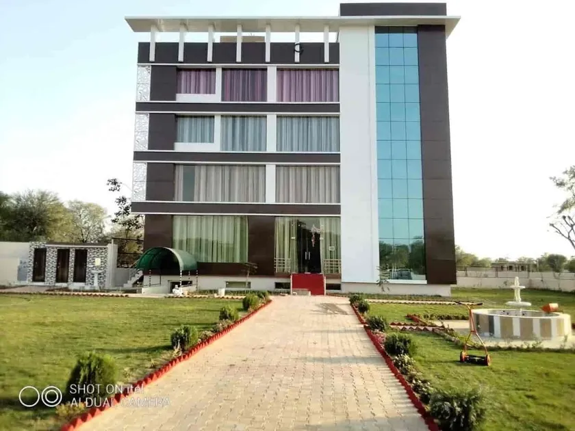 Hotel Dev Resort - Image 1