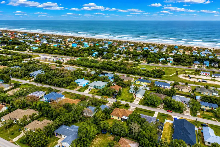 Sleeps 9 | Walk to Beach | St. Augustine Home - Image 1