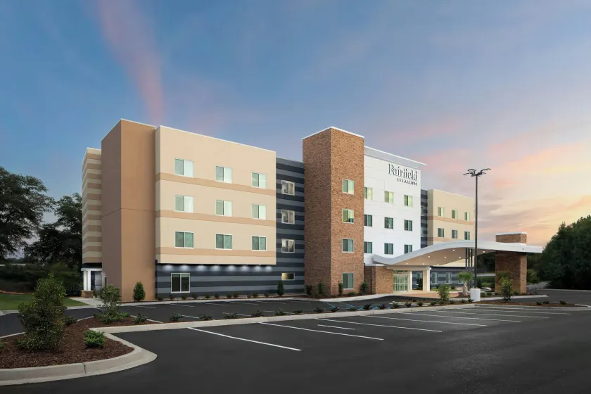 Fairfield Inn & Suites by Marriott Piedmont Greenville - Image 1