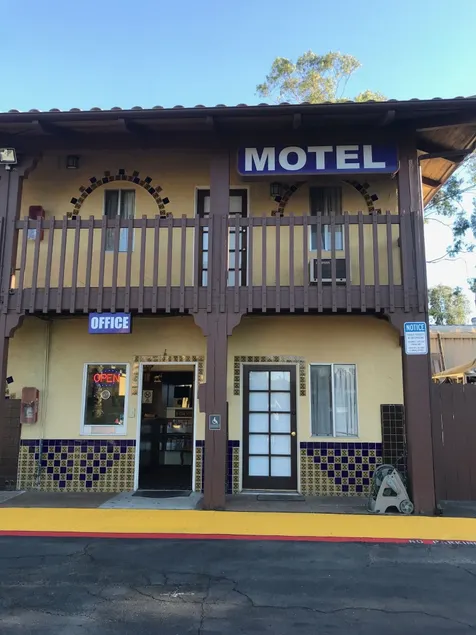Hacienda Motel - Image 1