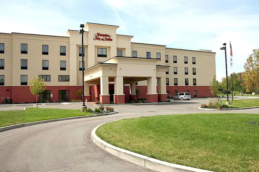 Hampton Inn & Suites Dayton-Airport - Image 1