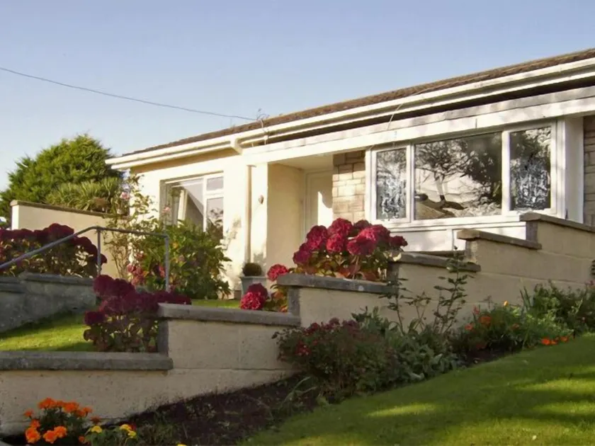 1 Mirehouse Place - Image 1