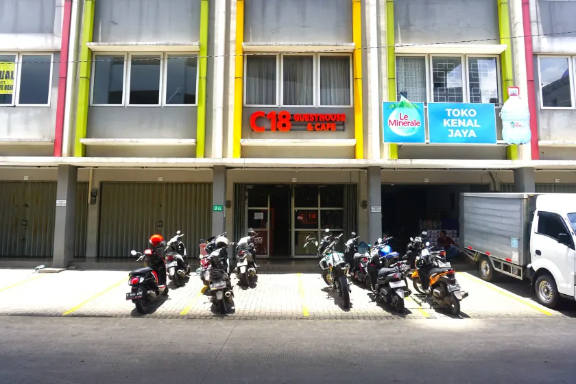 Hotel C18 at Cibaduyut Mitra RedDoorz - Image 1