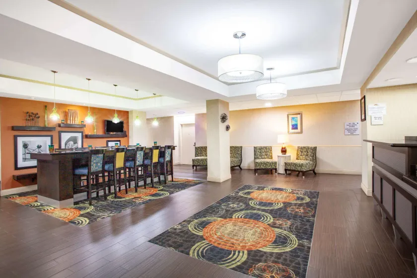 Baymont by Wyndham Saraland - Hall