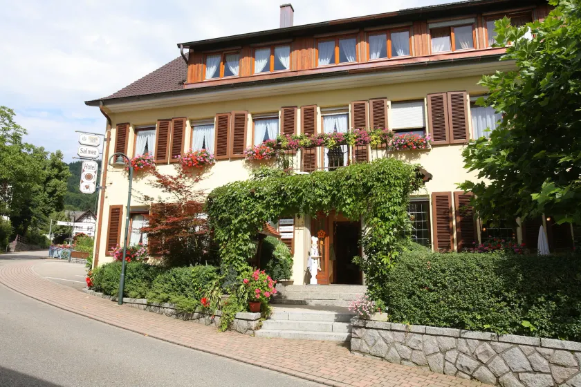 Landhotel Salmen - Image 1