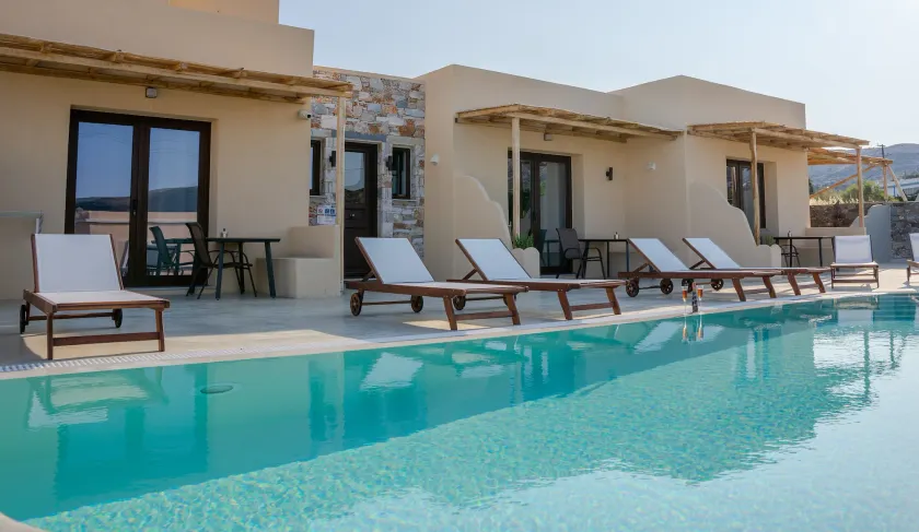 DIPOLIS luxury apartments Syros - Image 1