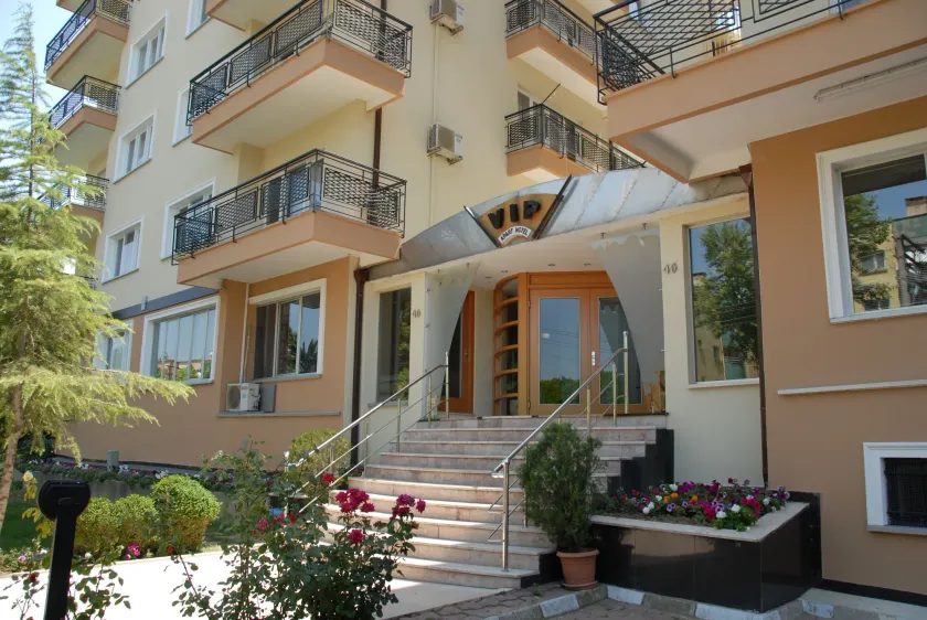 VIP Apart Hotel - Image 1