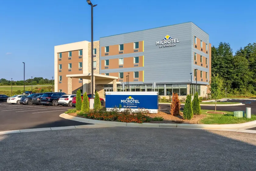 Microtel Inn & Suites by Wyndham Prattville Montgomery - Image 1