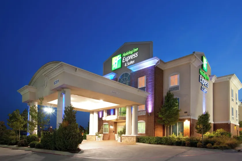 Holiday Inn Express & Suites Fort Worth - Fossil Creek by IHG - Image 1